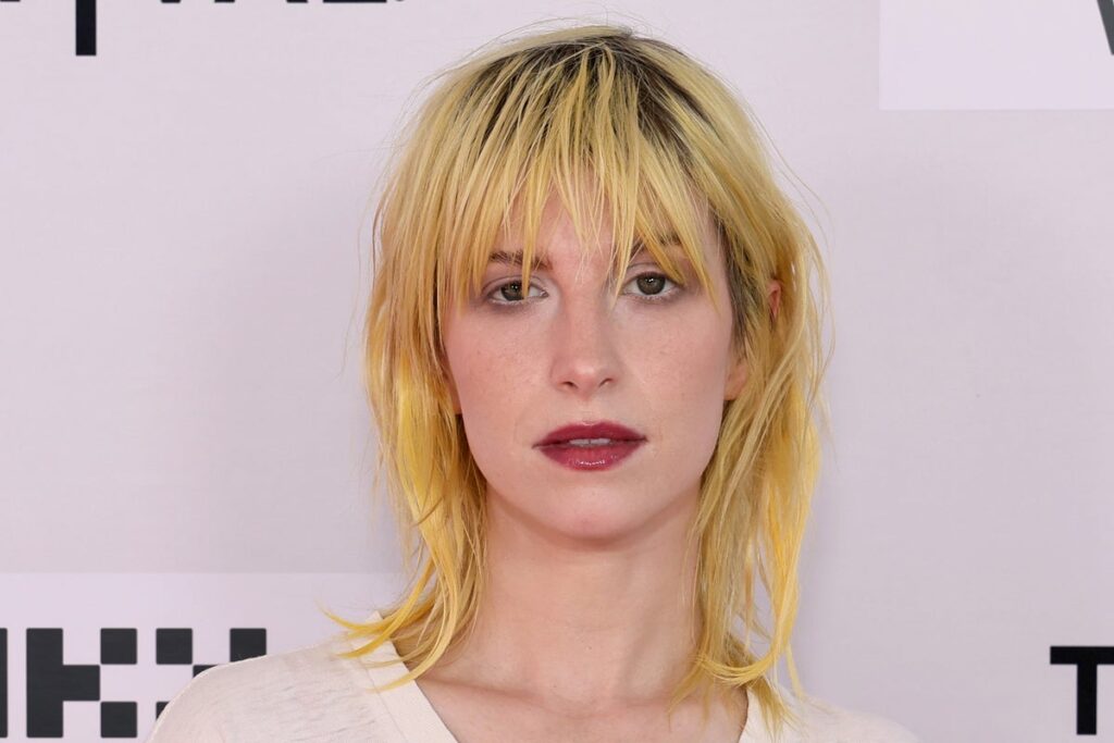 Paramore singer Haley Williams Surprise releases 17 new songs