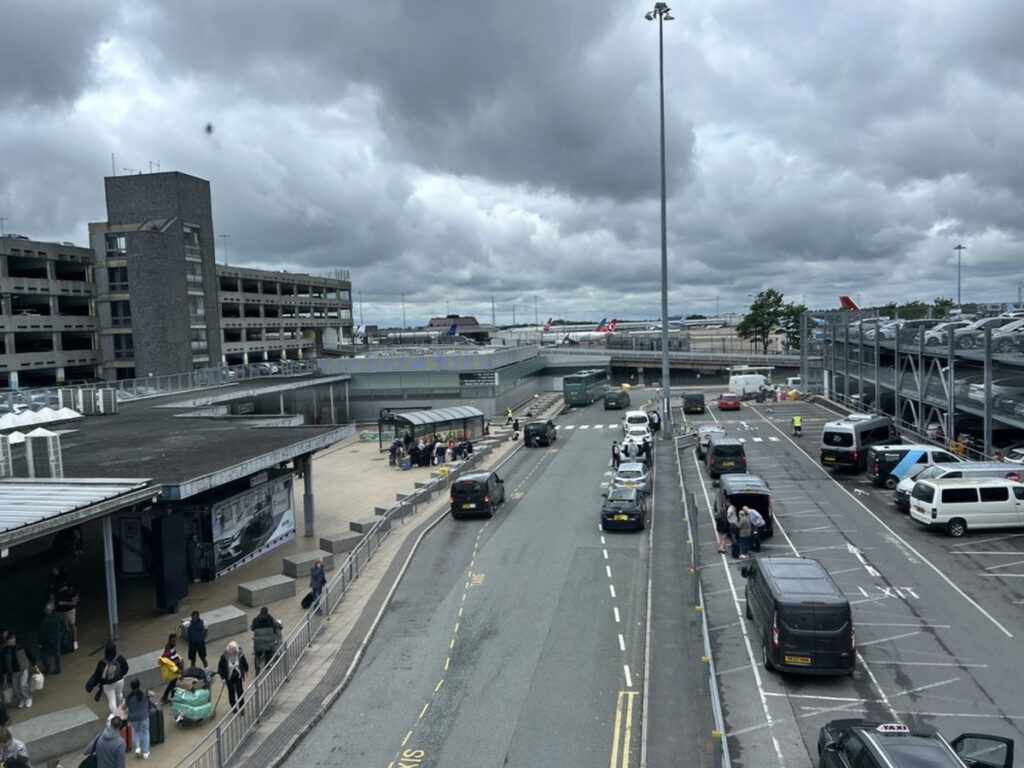 UK’s busiest airports increase drop-off fees
