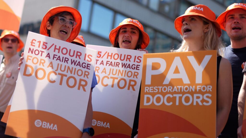 Conservatives will ban doctor strikes, Badenok says