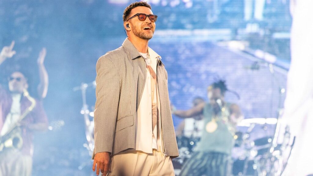 Justin Timberlake reveals Lyme disease diagnosis - how does this affect pop stars?