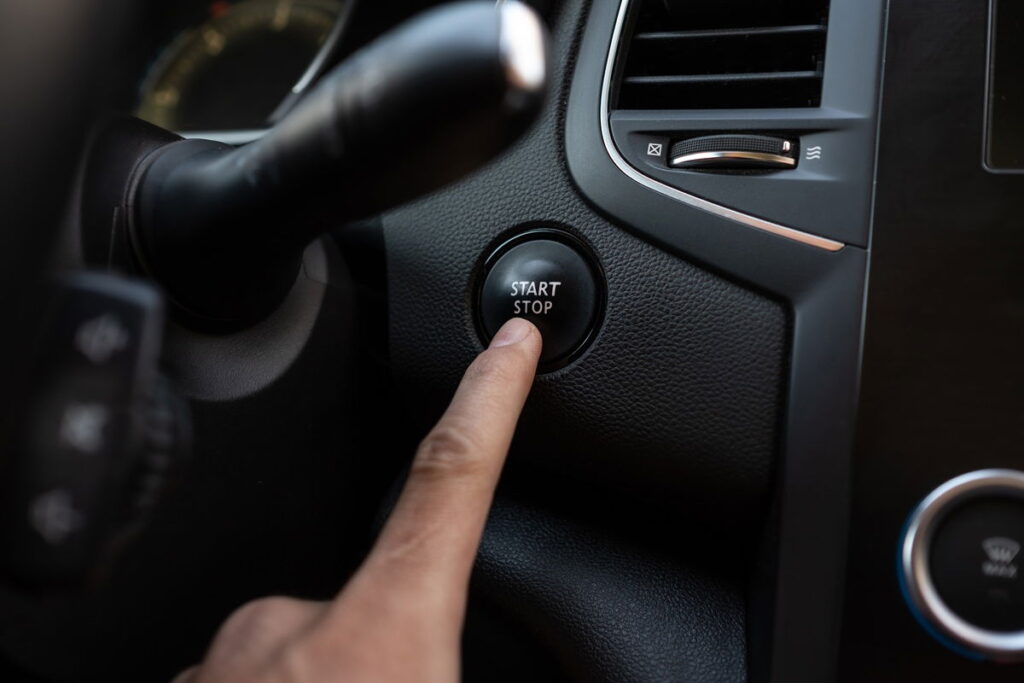 DGT raises alarm: hidden danger of engine start/stop button