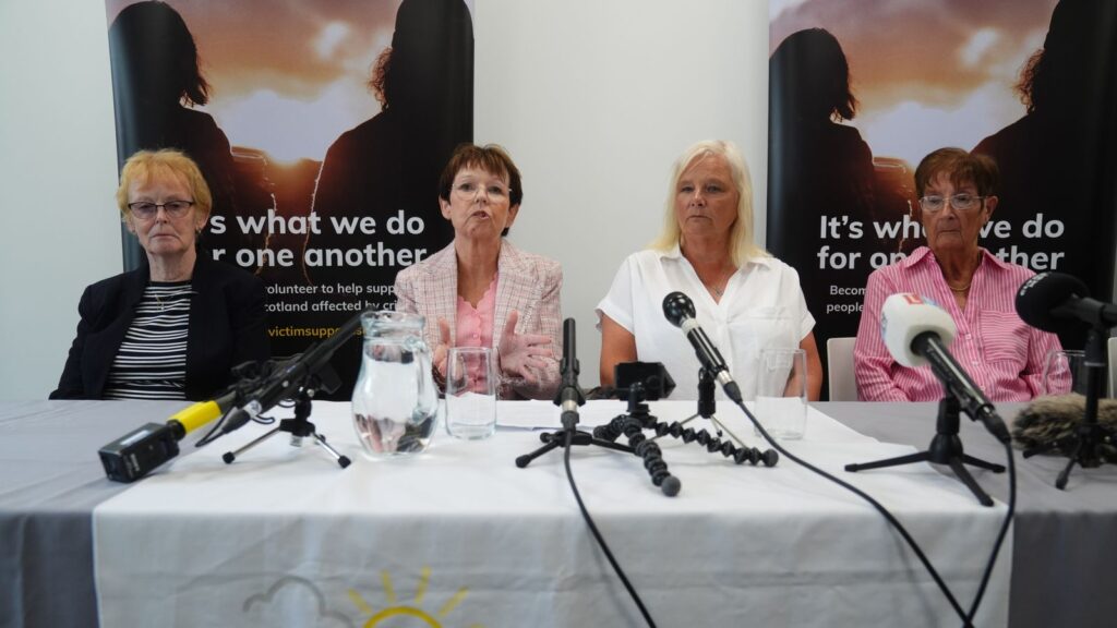 Families fight to stop the murderer’s parole, refusing to reveal the location of the victim